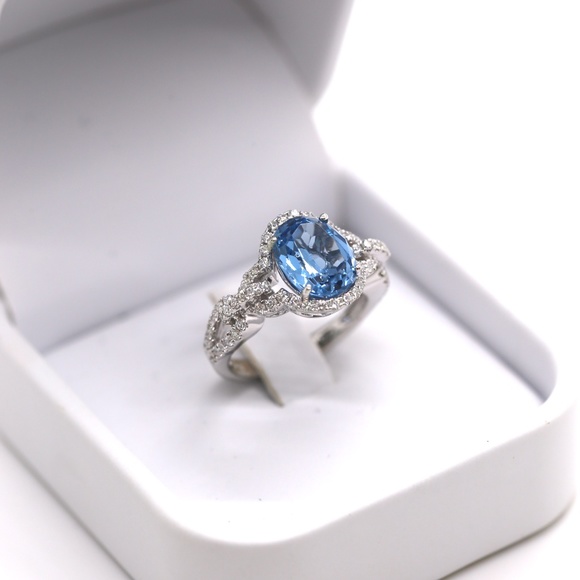 5 Carat Blue Aqua and Diamonds Ring - Picture 9 of 16